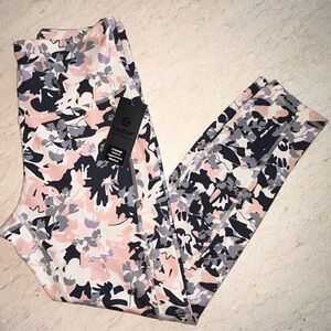 NWT Legend Legging w/Pocket Printed 7/8  Sz M